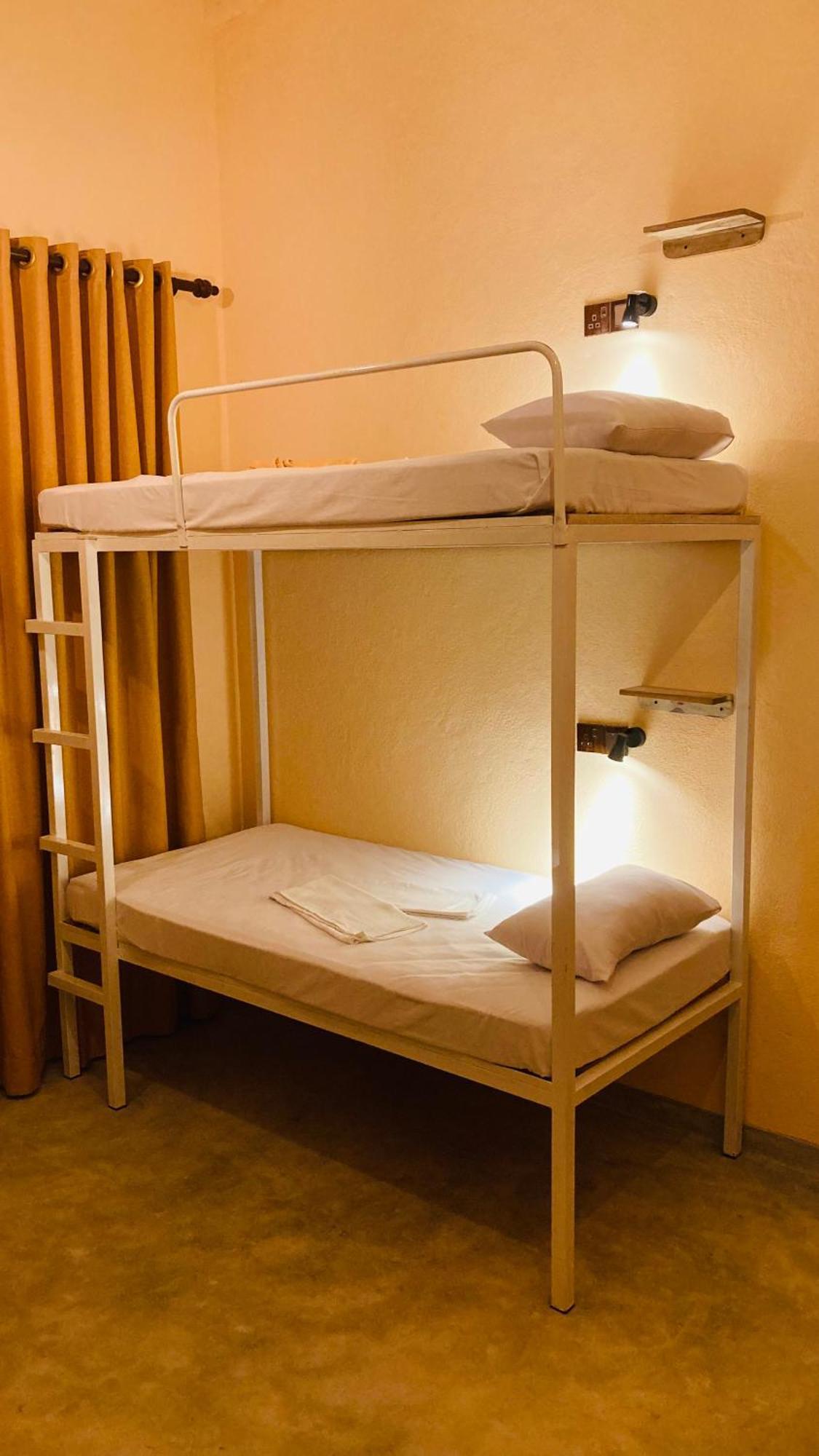 Ayubowan Hiriketiya Apartment Диквела Екстериор снимка